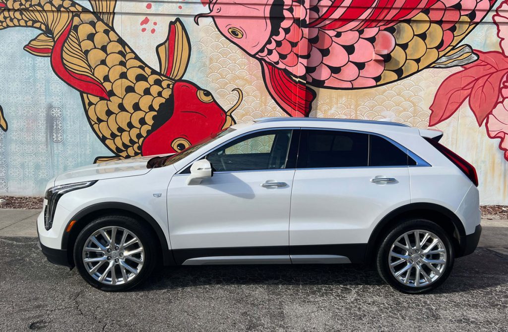 Cadillac's 2022 XT4 side