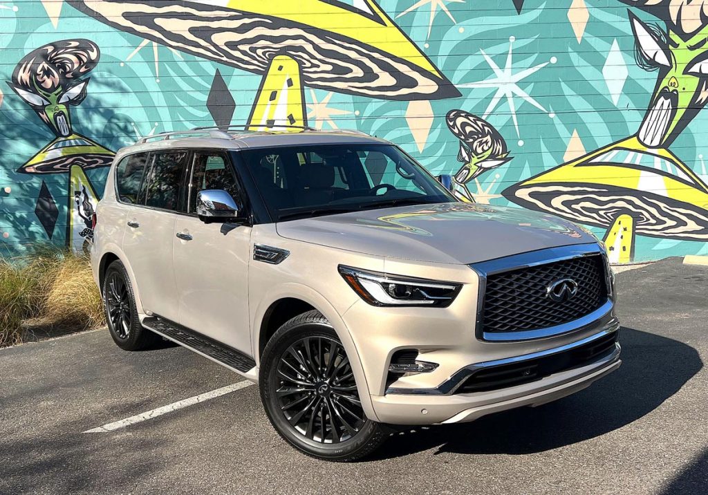 2023 Infiniti QX80 Sensory, parked, front