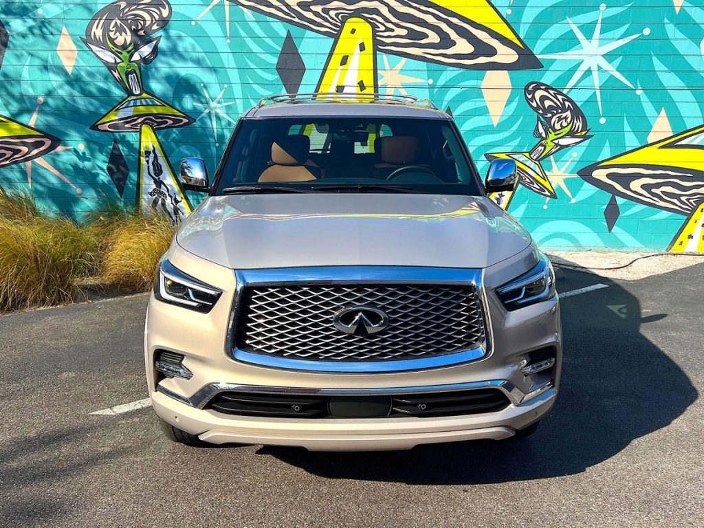 2023 Infiniti QX80 Sensory, parked, head-on