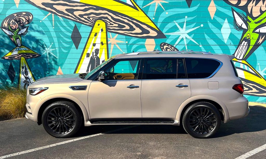 2023 Infiniti QX80 Sensory, parked, side