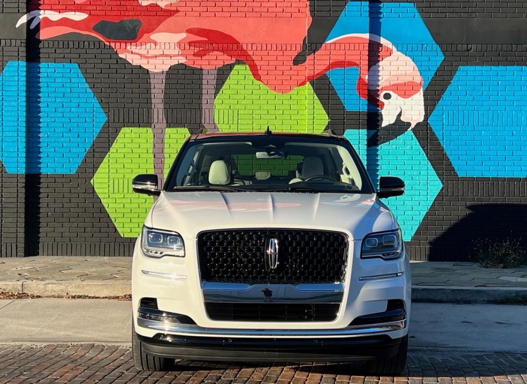 Lincoln Navigator Black Label, parked, head-on