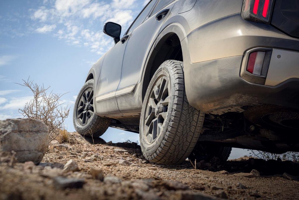 2023 Kia Telluride, driving, wheels