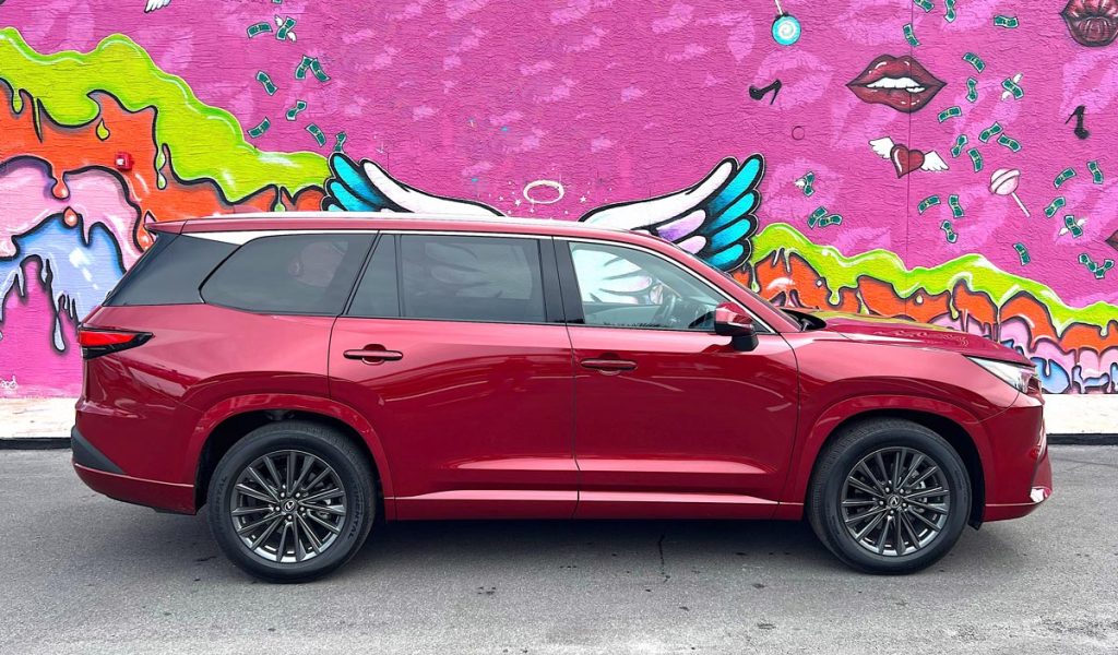 The Lexus TX 350 boasts 275-horsepower turbo four-cylinder power