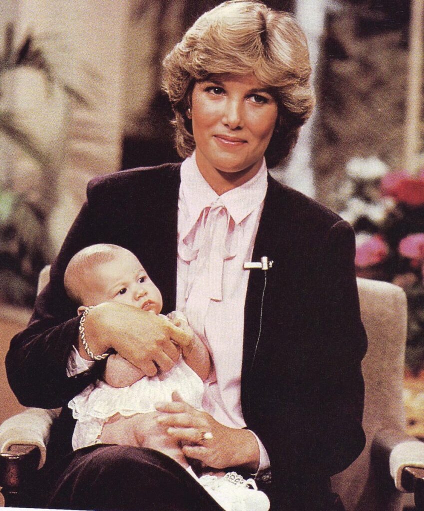 Lunden on the GMA set with baby Jamie. Photo courtesy of Joan Lunden