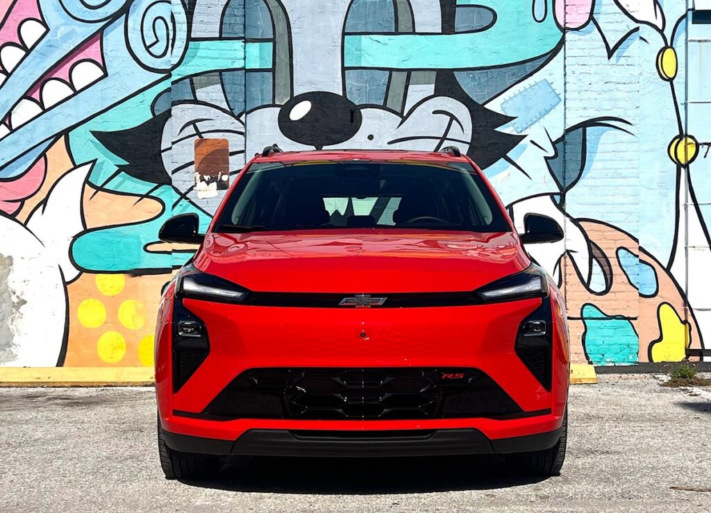 The RS model boasts a new front grille treatment, gloss black roof rails, 17-inch black alloys, and RS badging. Photo by Howard Walker