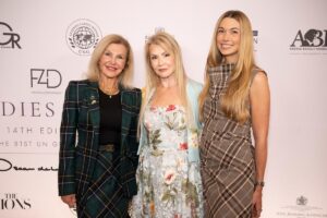 Lita Lindell, Evie Evangelou, Nina Van Brunt