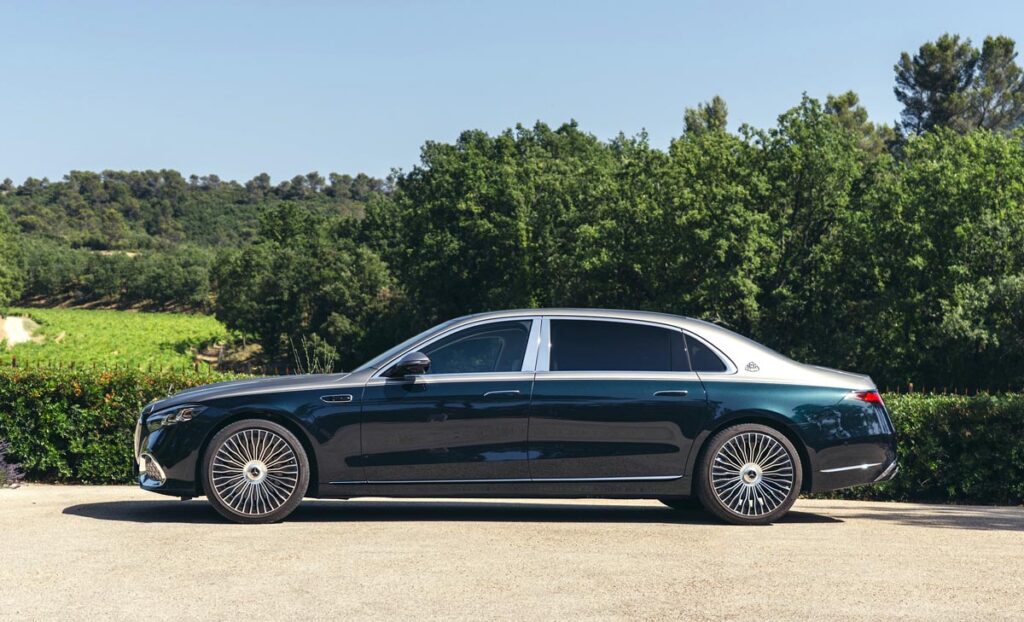 The 2027 Mercedes-Maybach S-Class's trademark two-tone paint. Photo courtesy of Mercedes-Maybach