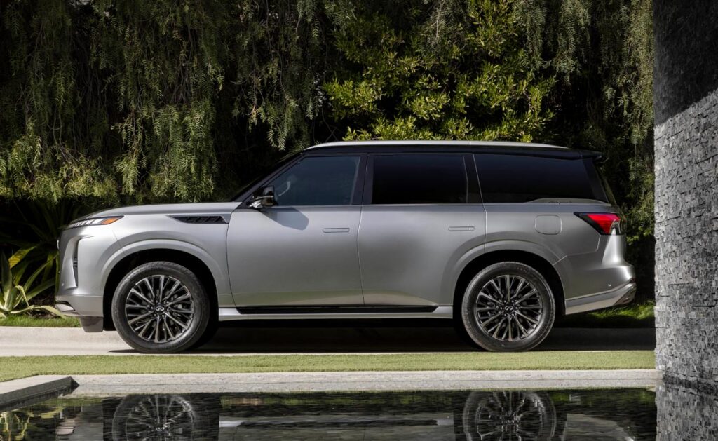 The QX80 boasts a Teflon-smooth 450-hp twin-turbo 3.5-liter V6 mated to a nine-speed auto. Photo by Infiniti
